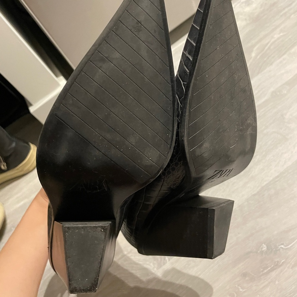 Zara Black Textured Ankle Booties - Picture 4 of 4